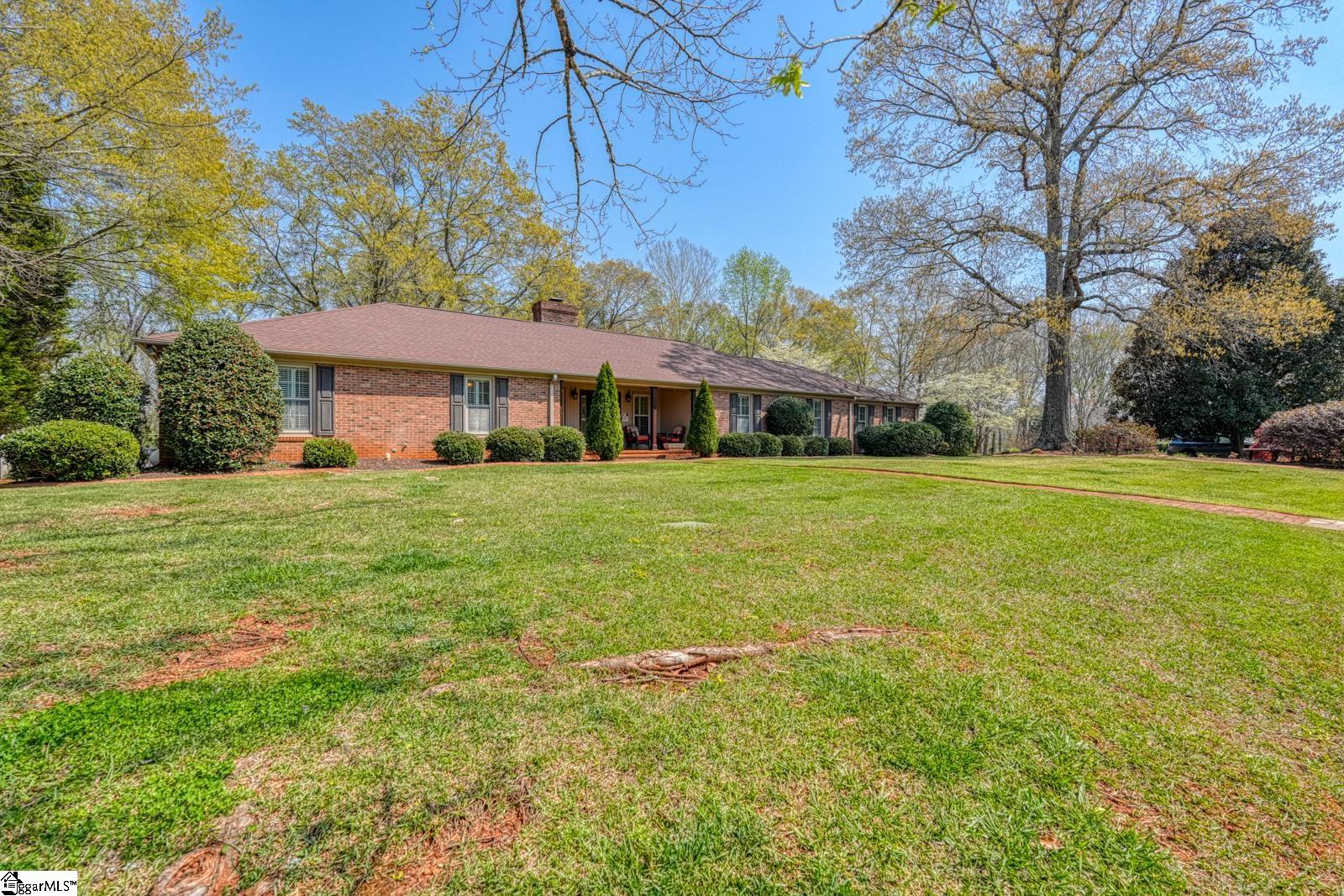 300 Crestview Lane