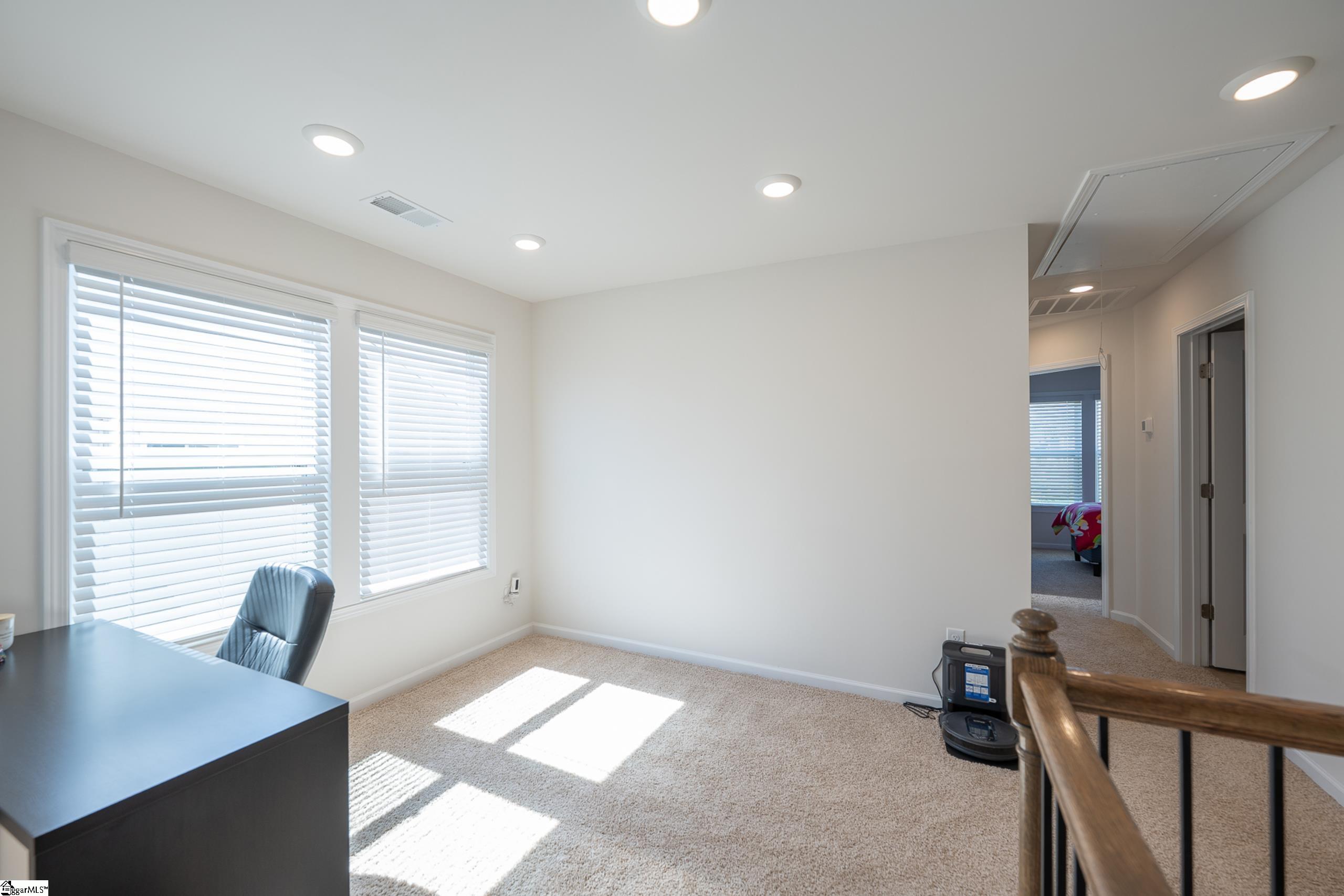 Greer, South Carolina 29650, United States, 3 Bedrooms Bedrooms, ,3 BathroomsBathrooms,Residential,Contingent,94592