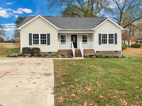 2407 E Lee Road Taylors SC 29687