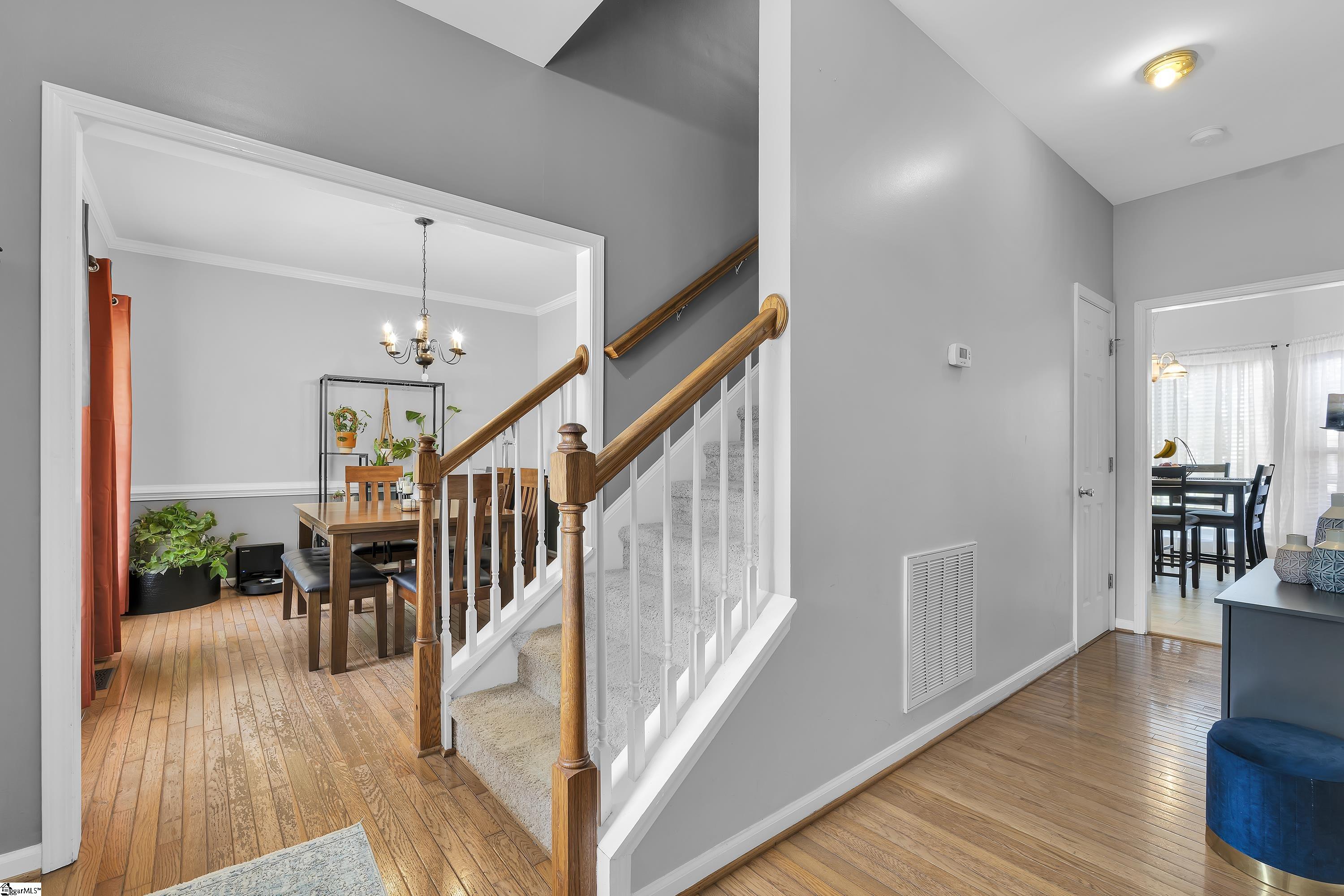 8 Longspur Court