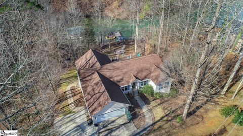 Photo of 322 Shorecrest Drive, Seneca, SC 29672 (MLS # 1572056)
