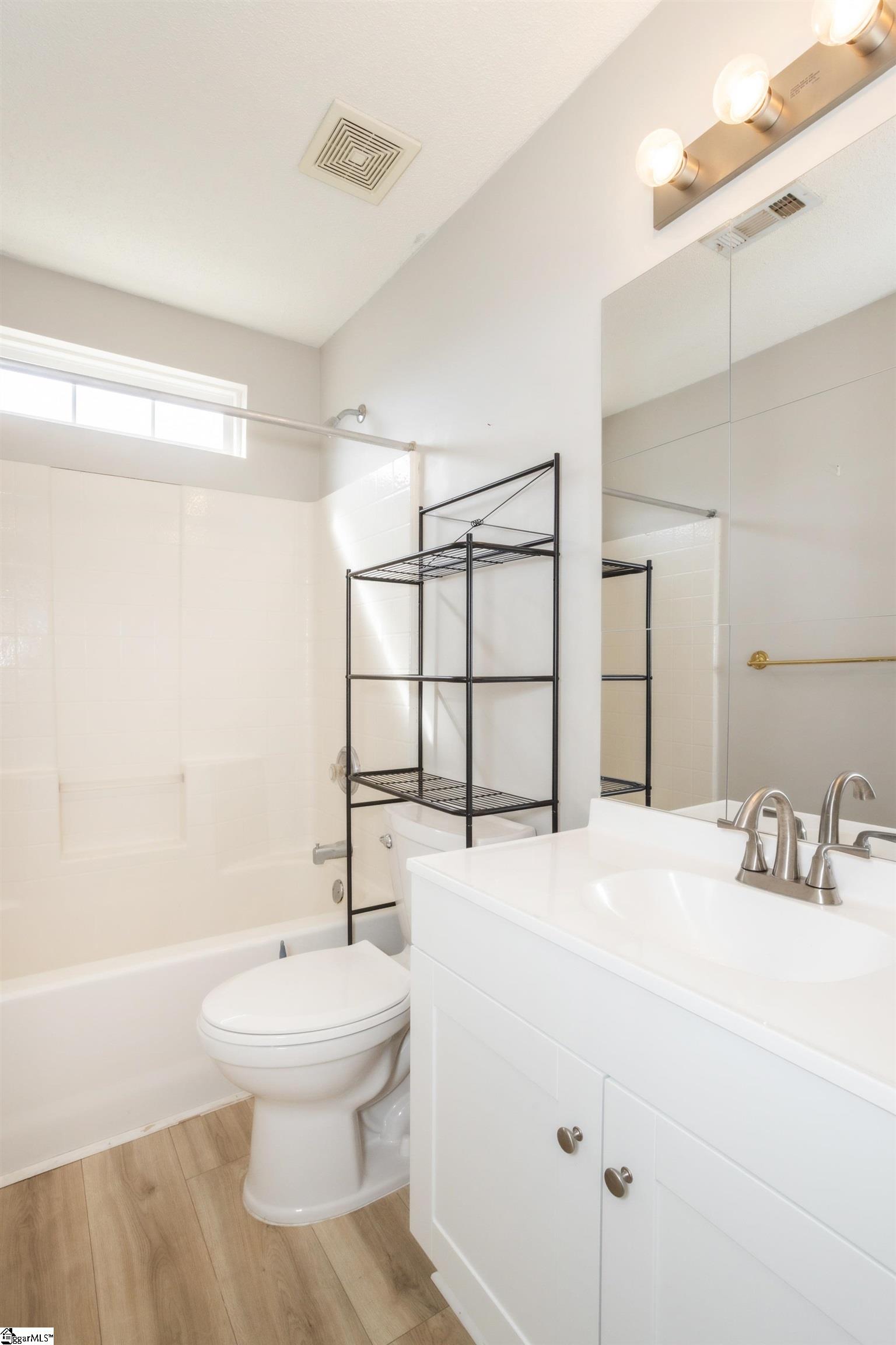 Greer, South Carolina 29650, United States, 3 Bedrooms Bedrooms, ,3 BathroomsBathrooms,Residential,Contingent,78455