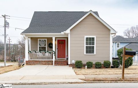 Photo of 549 N Forest Street, Spartanburg, SC 29303 (MLS # 1578103)
