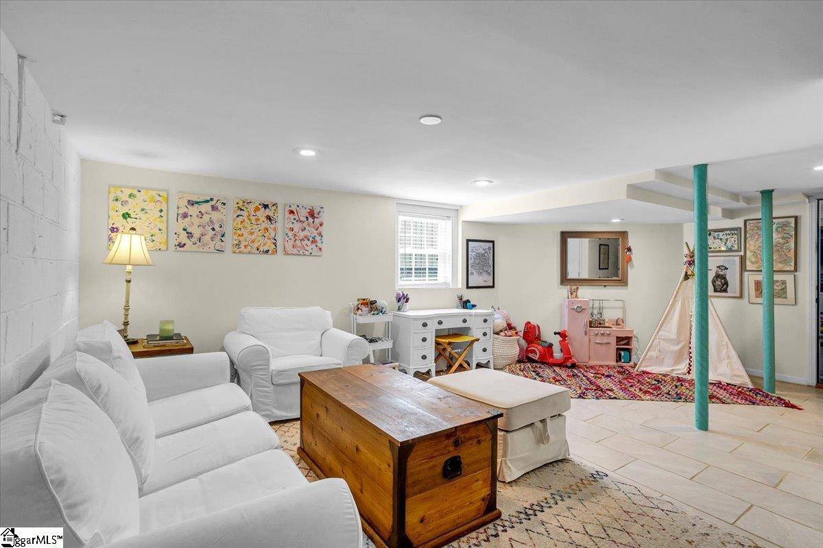 Greenville, South Carolina 29609, United States, 3 Bedrooms Bedrooms, ,2 BathroomsBathrooms,Residential,Active,84195