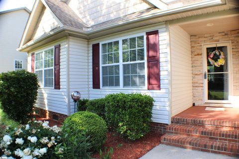 Photo of 500 Summitbluff Drive, Greenville, SC 29617 (MLS # 1580200)