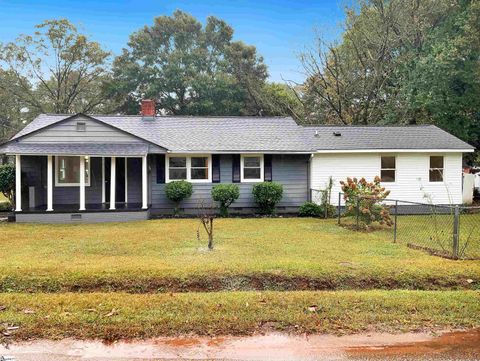 Photo of 19 Milton Drive, Greenville, SC 29605 (MLS # 1573635)