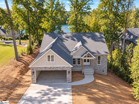 Photo of 924 Falling Waters Lane, Seneca, SC 29672 (MLS # 1607334)