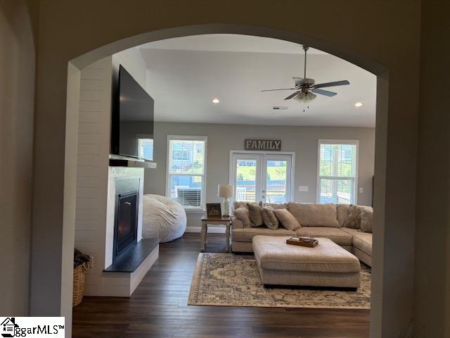 6 Judge Looper Street