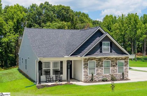 Photo of 1015 Piedmont Road, Chesnee, SC 29323 (MLS # 1597334)