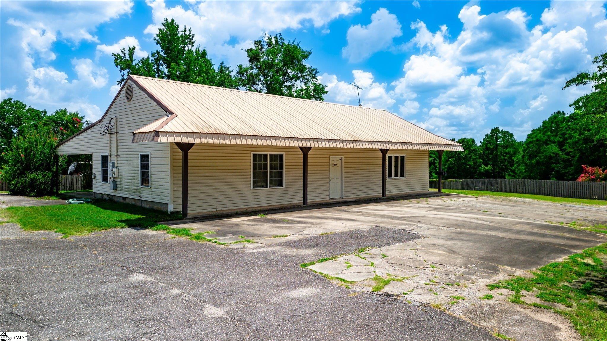 231 Lakeshore Drive