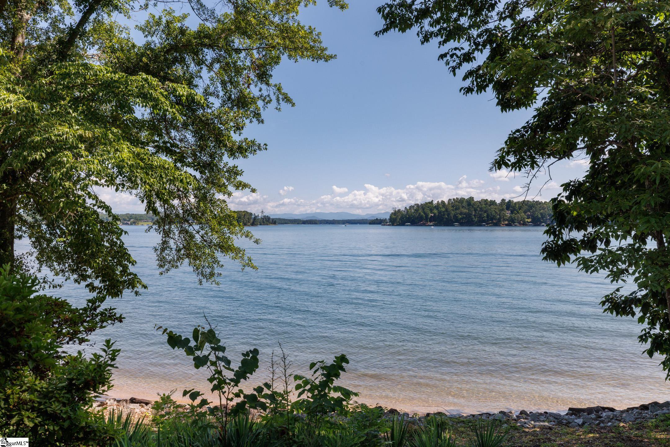 Seneca, South Carolina 29672, United States, 4 Bedrooms Bedrooms, ,4 BathroomsBathrooms,Residential,Contingent,161450