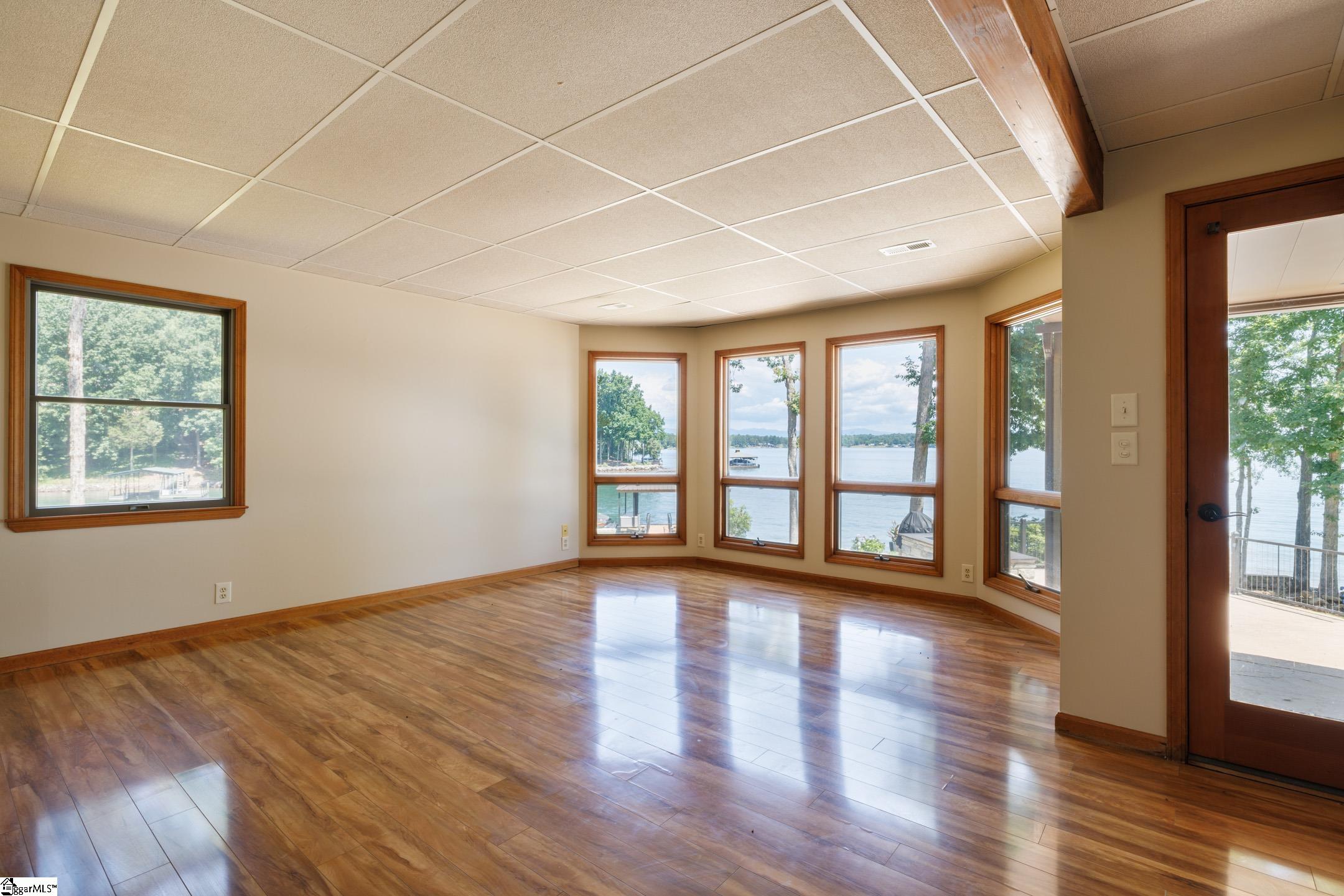 Seneca, South Carolina 29672, United States, 4 Bedrooms Bedrooms, ,4 BathroomsBathrooms,Residential,Contingent,161450