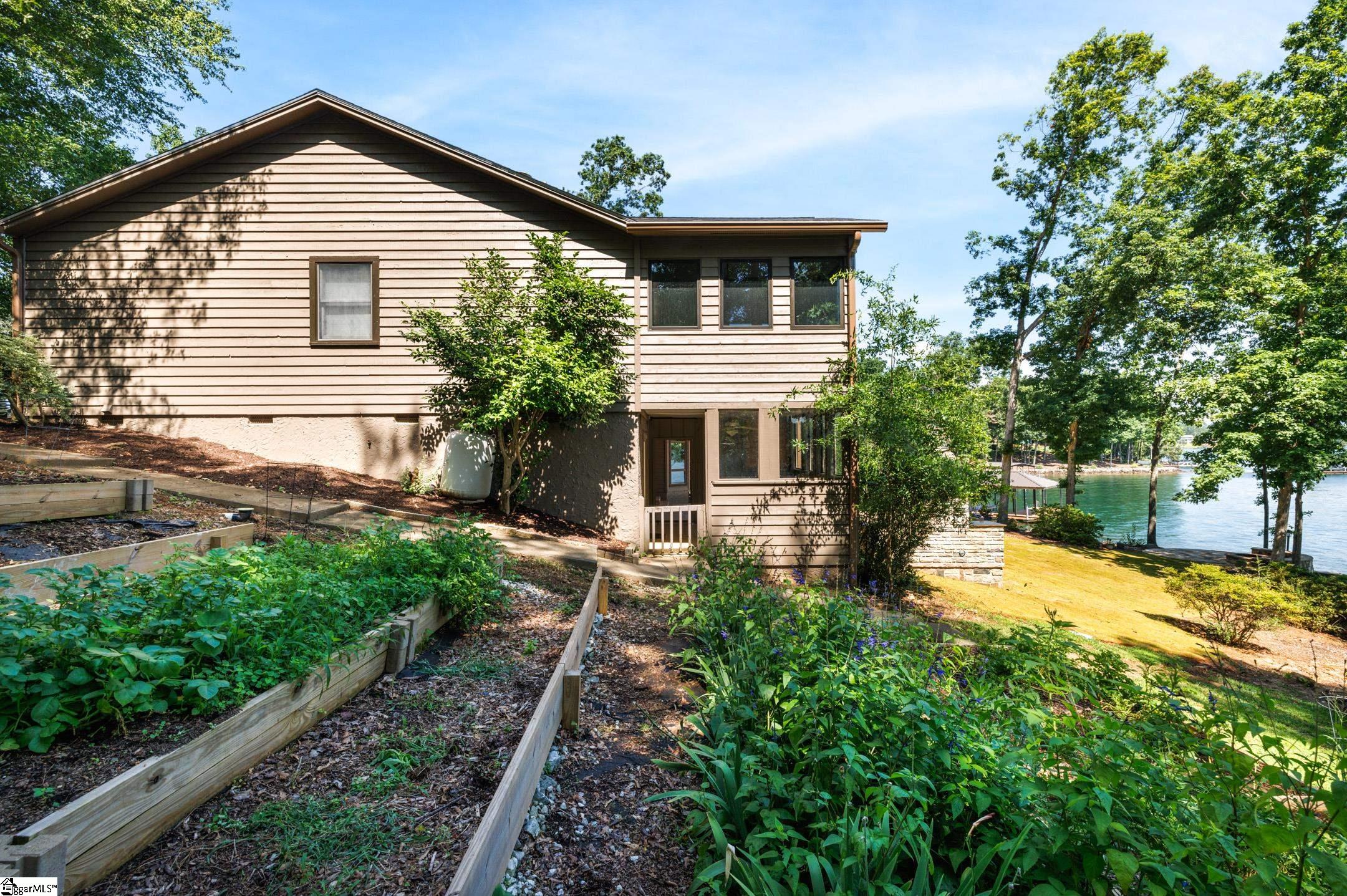 Seneca, South Carolina 29672, United States, 4 Bedrooms Bedrooms, ,4 BathroomsBathrooms,Residential,Contingent,161450