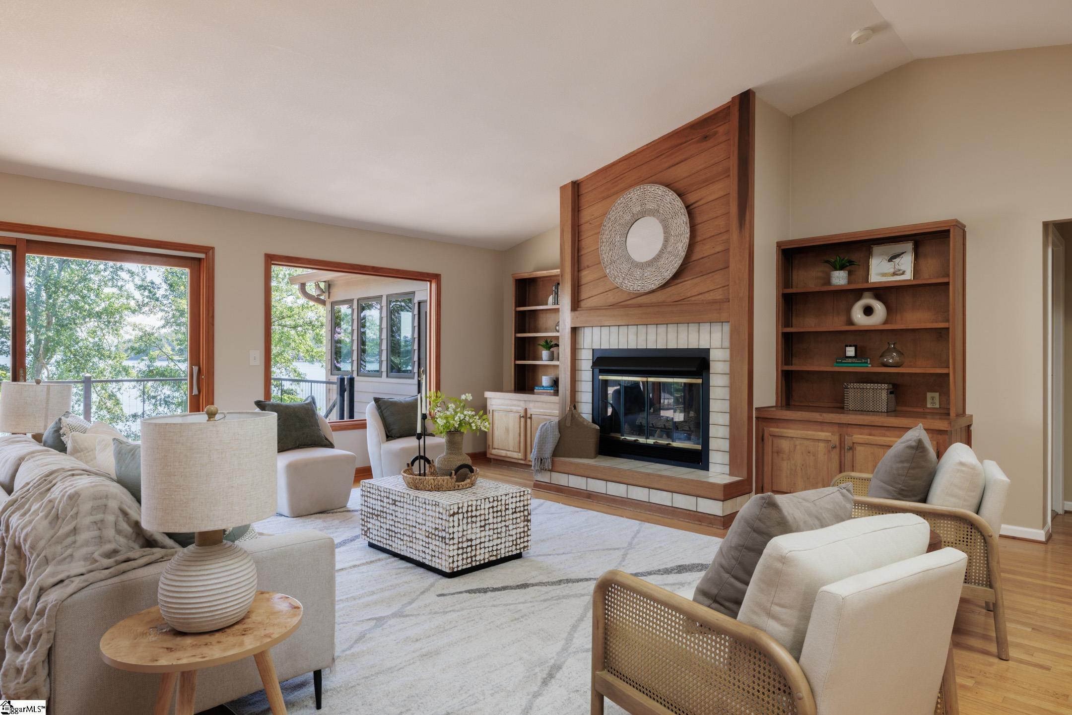 Seneca, South Carolina 29672, United States, 4 Bedrooms Bedrooms, ,4 BathroomsBathrooms,Residential,Contingent,161450