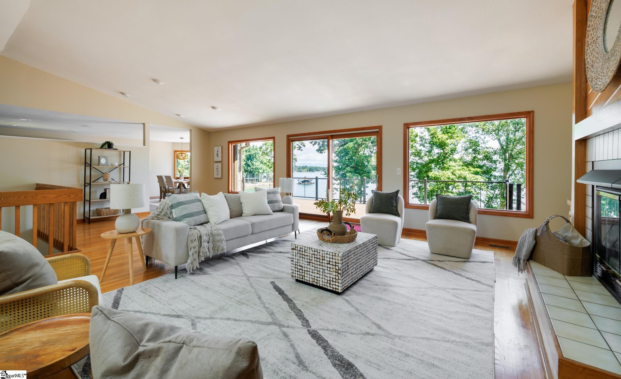 Seneca, South Carolina 29672, United States, 4 Bedrooms Bedrooms, ,4 BathroomsBathrooms,Residential,Contingent,161450