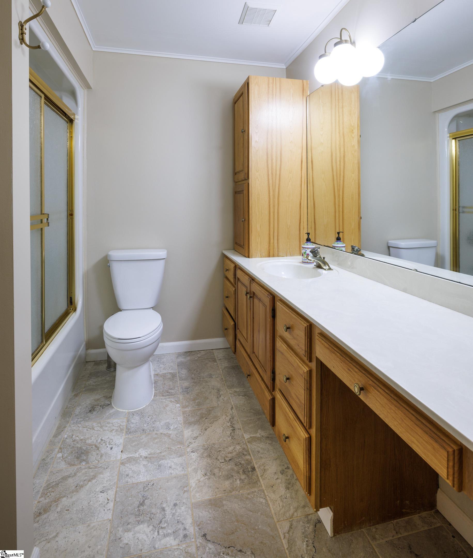 Seneca, South Carolina 29672, United States, 4 Bedrooms Bedrooms, ,4 BathroomsBathrooms,Residential,Contingent,161450