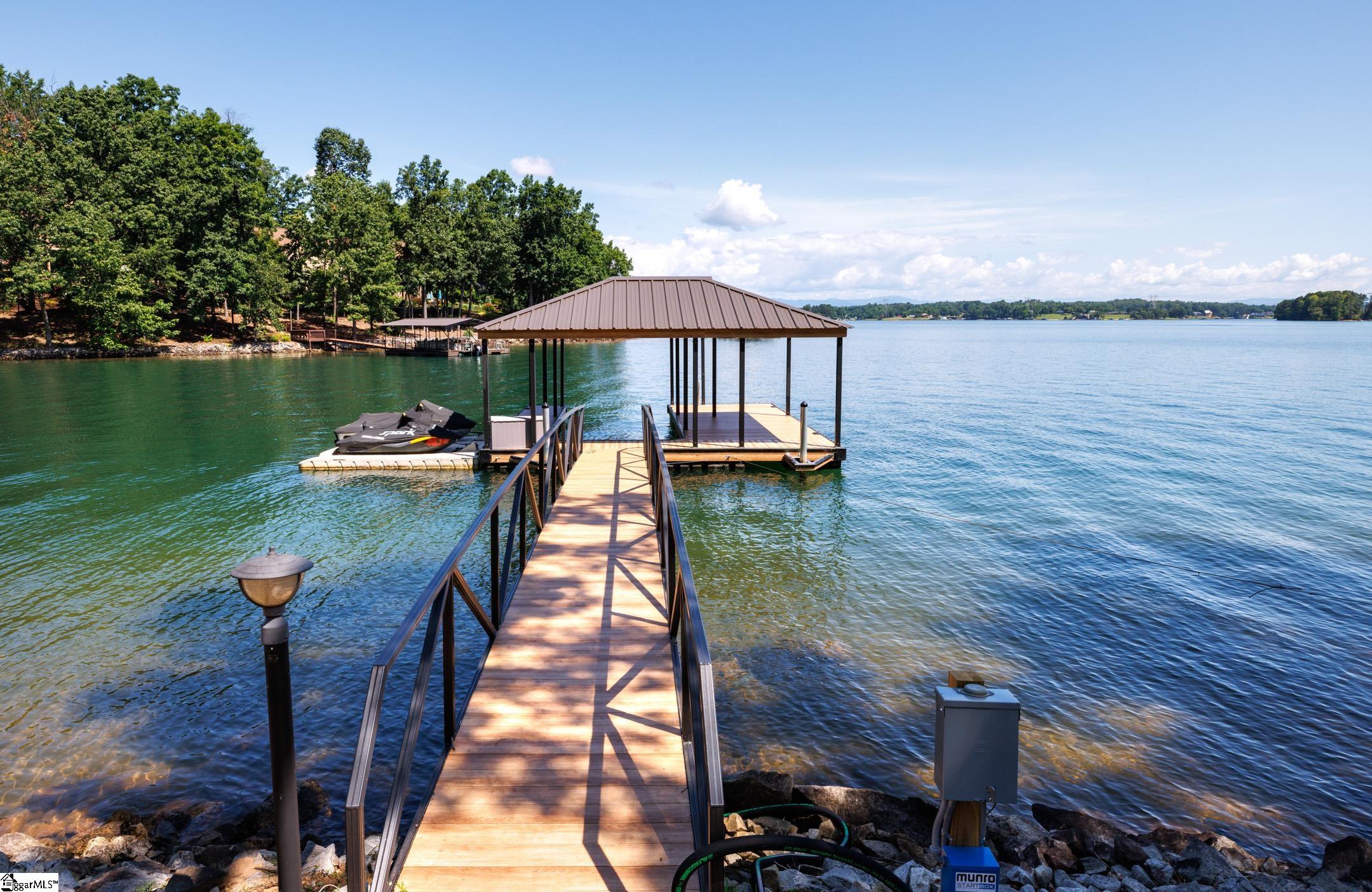 Seneca, South Carolina 29672, United States, 4 Bedrooms Bedrooms, ,4 BathroomsBathrooms,Residential,Contingent,161450