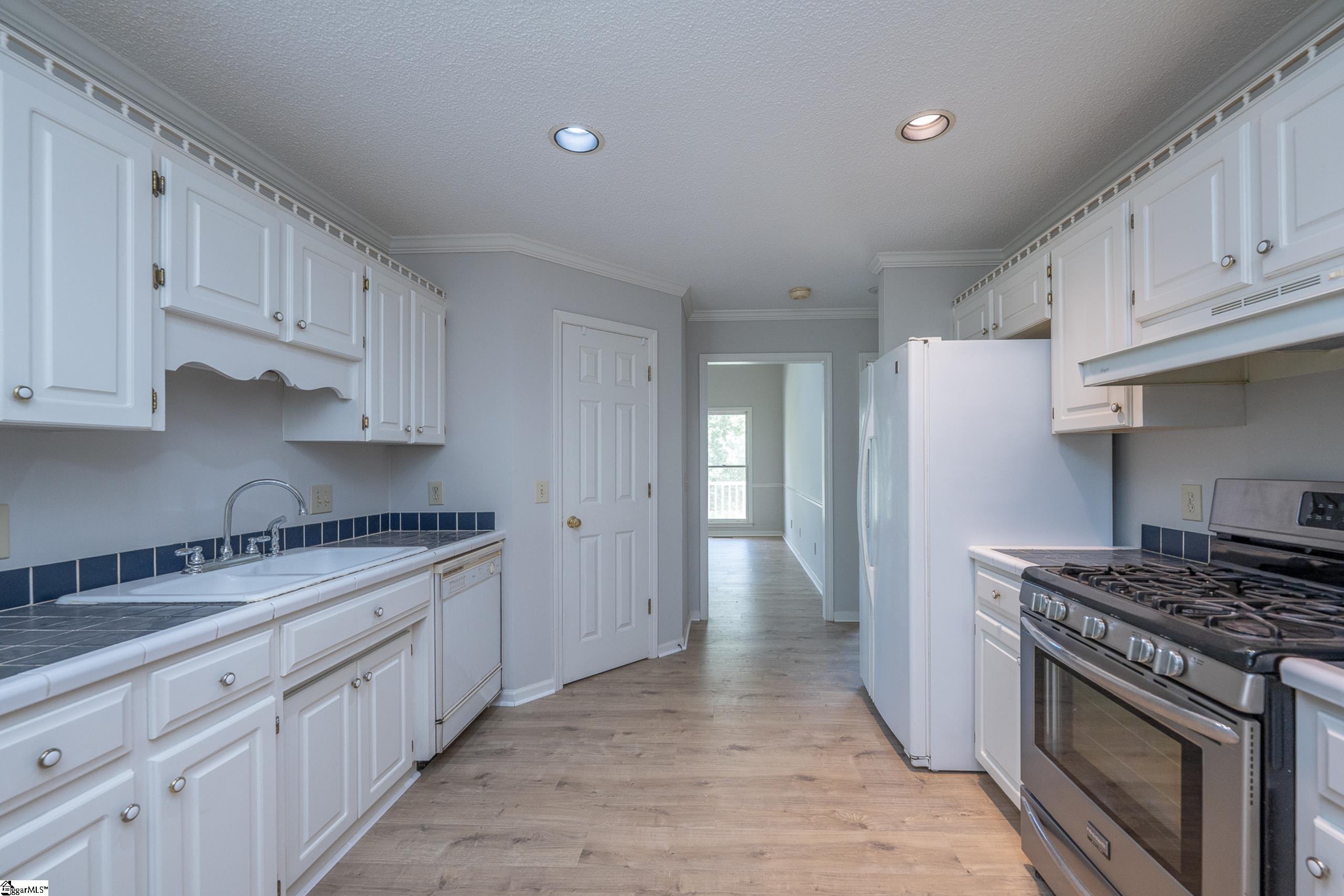 Taylors, South Carolina 29687, United States, 3 Bedrooms Bedrooms, ,2 BathroomsBathrooms,Residential,Active,195706