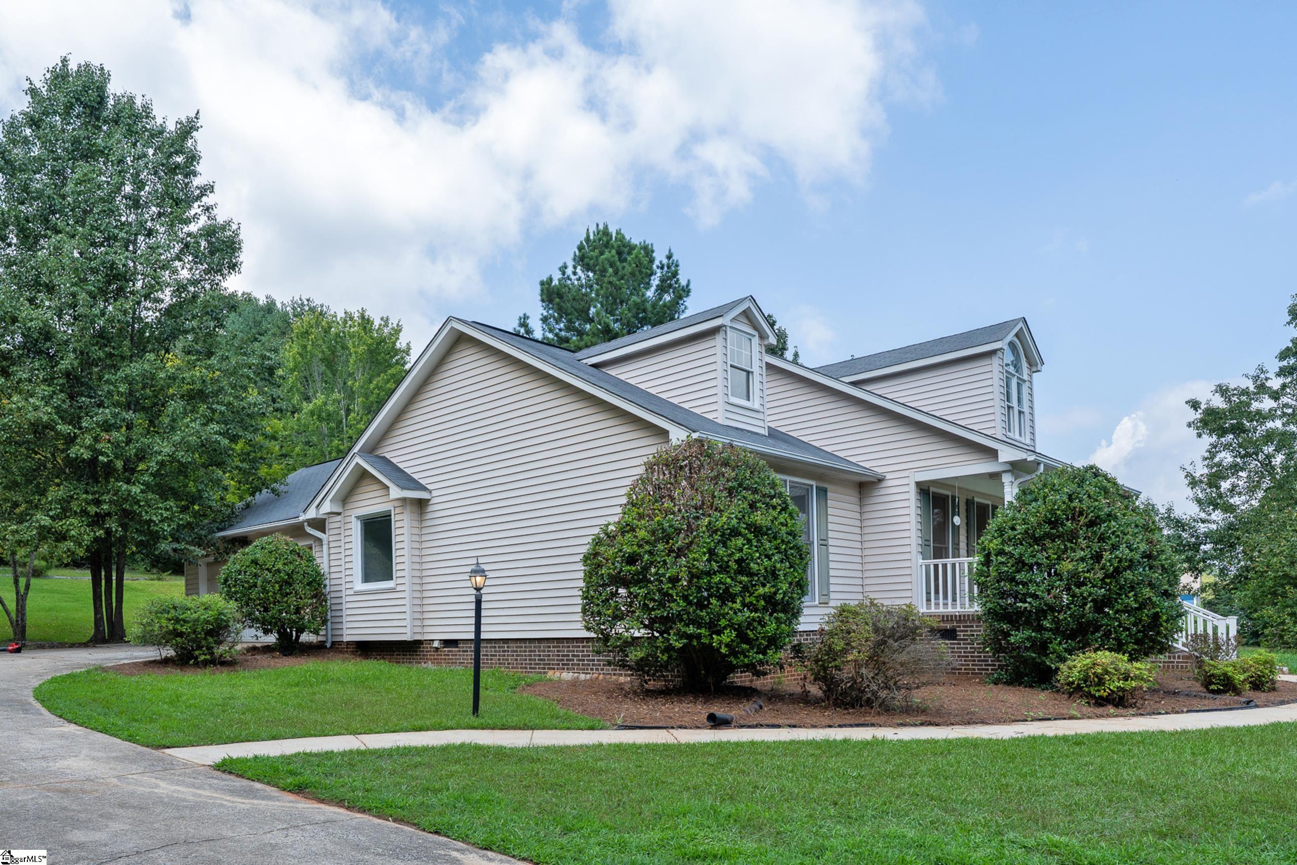 Taylors, South Carolina 29687, United States, 3 Bedrooms Bedrooms, ,2 BathroomsBathrooms,Residential,Active,195706