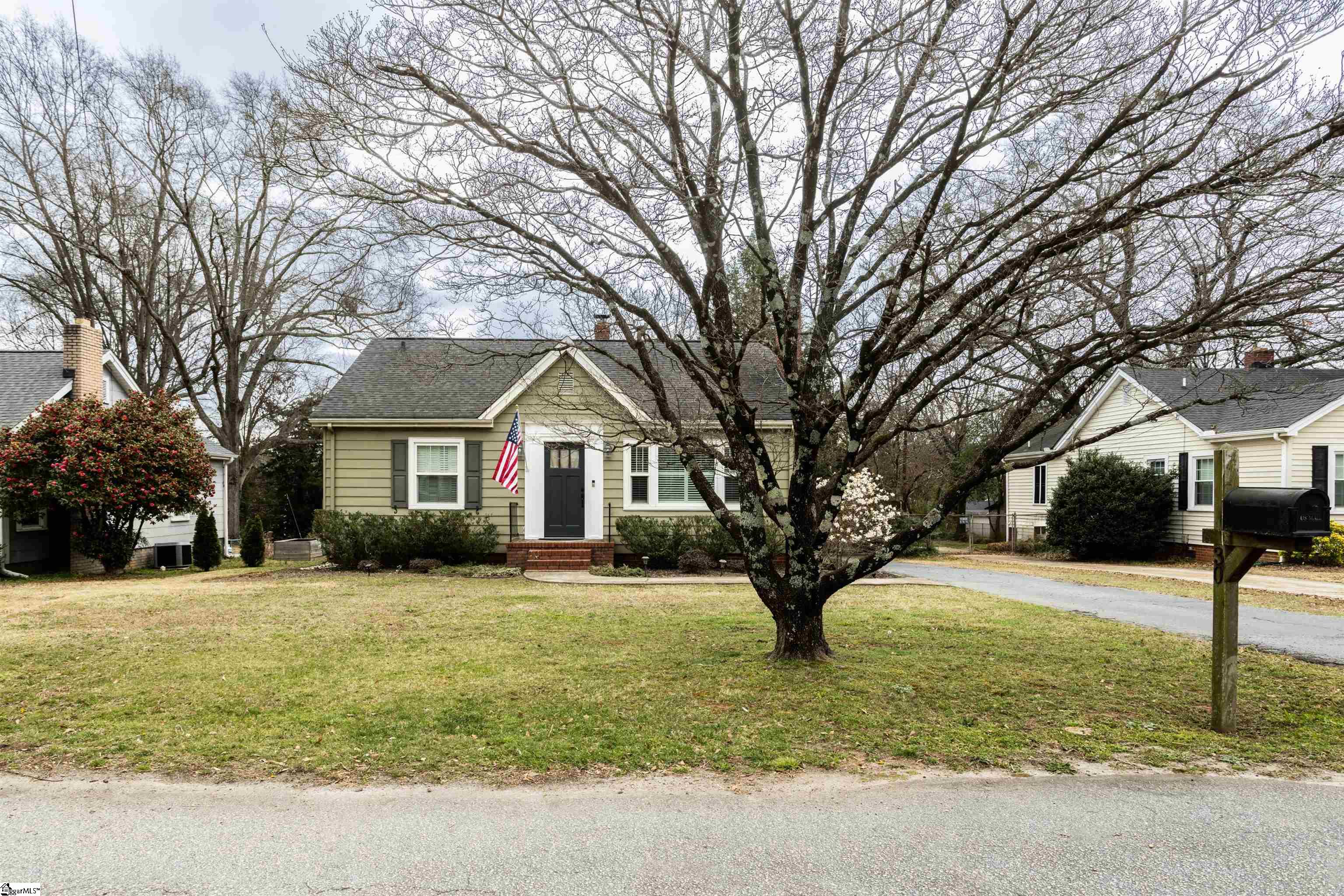 Greenville, South Carolina 29607, United States, 3 Bedrooms Bedrooms, ,1 BathroomBathrooms,Residential,Contingent,84548