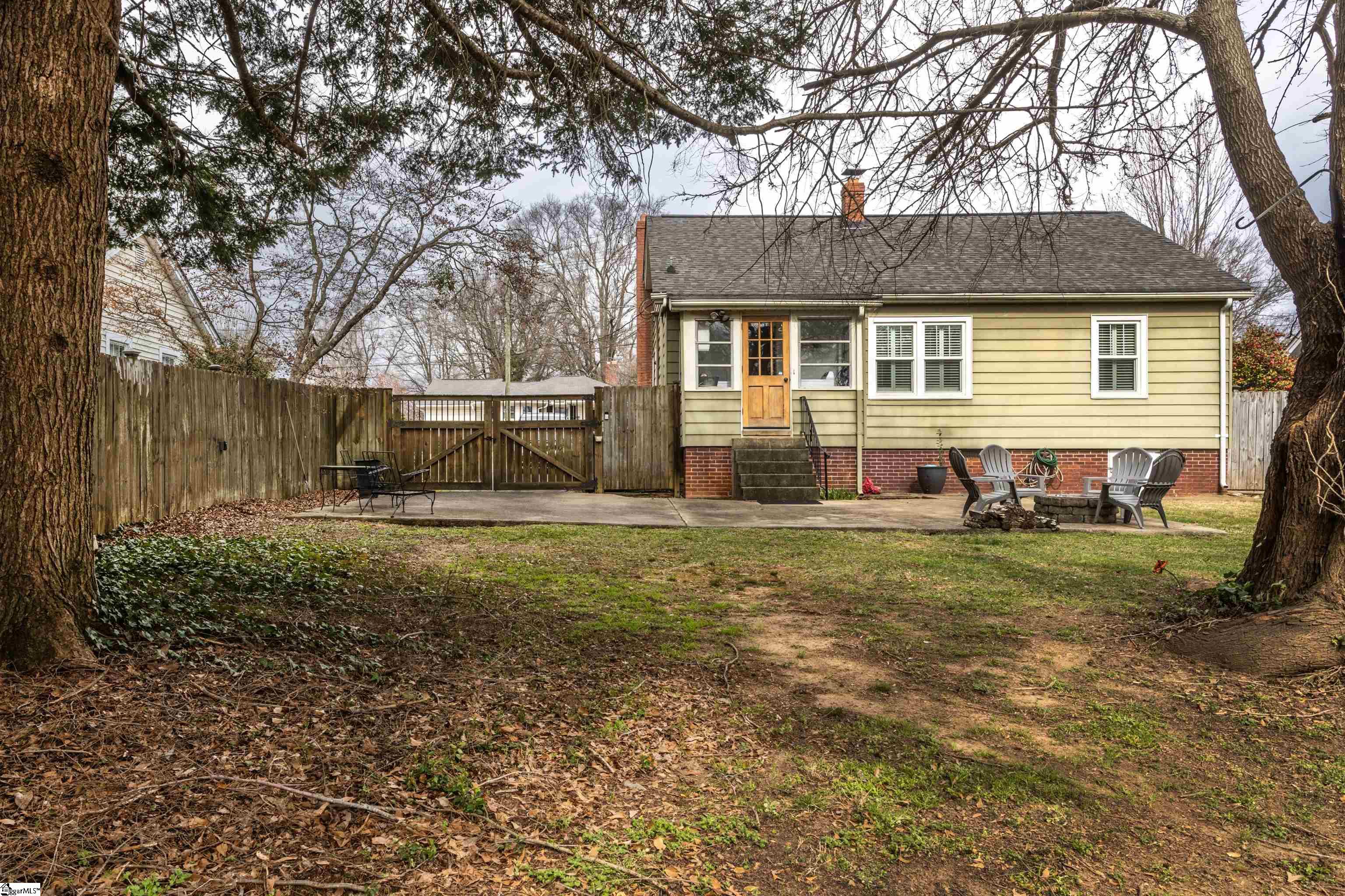 Greenville, South Carolina 29607, United States, 3 Bedrooms Bedrooms, ,1 BathroomBathrooms,Residential,Contingent,84548