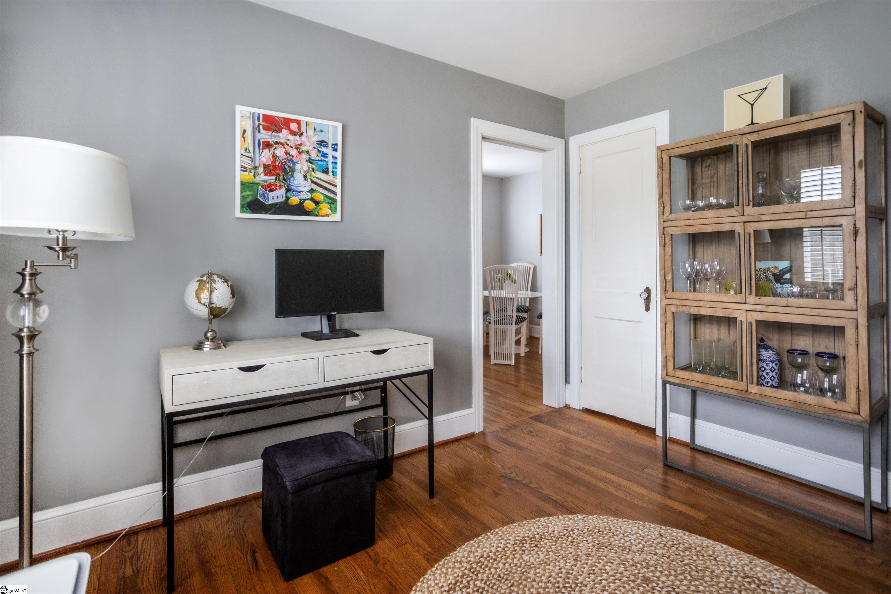 Greenville, South Carolina 29607, United States, 3 Bedrooms Bedrooms, ,1 BathroomBathrooms,Residential,Contingent,84548