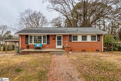 Photo of 712 Lyman Street, Gaffney, SC 29340 (MLS # 1580642)