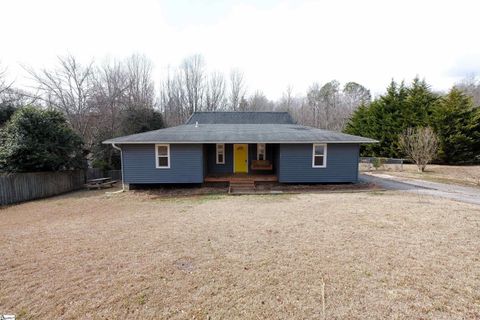 Photo of 111 Bates Road, Marietta, SC 29661 (MLS # 1582357)