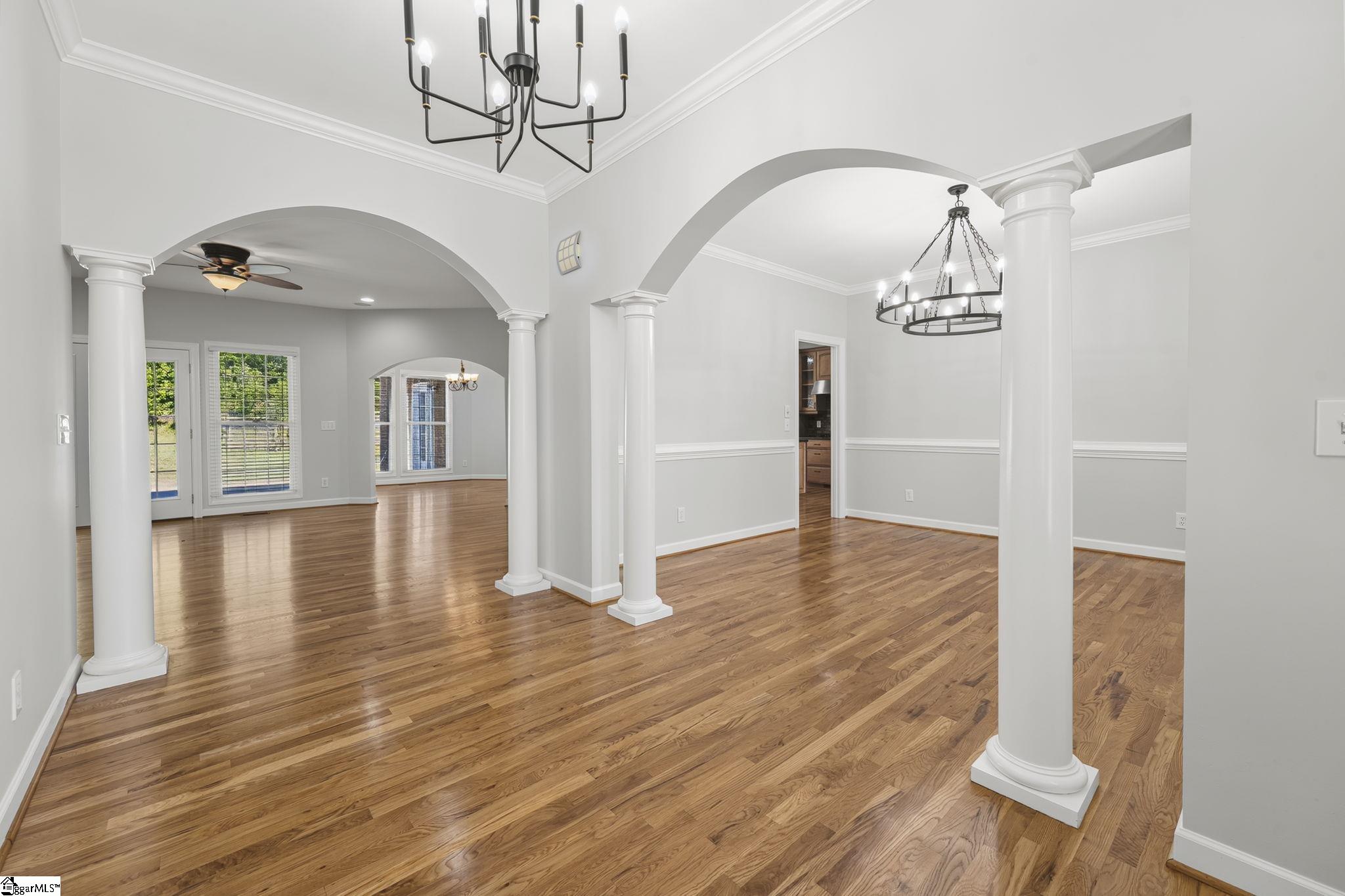956 Laurelwood Way