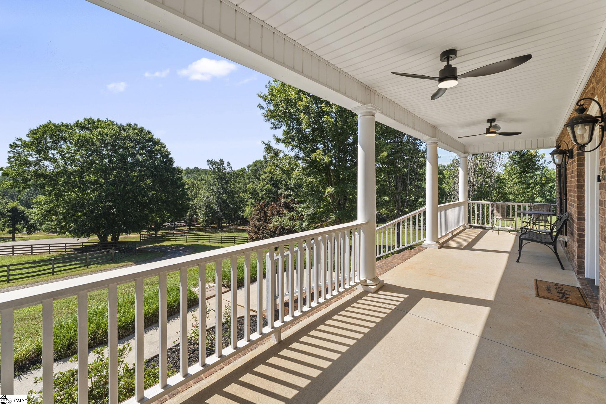 956 Laurelwood Way