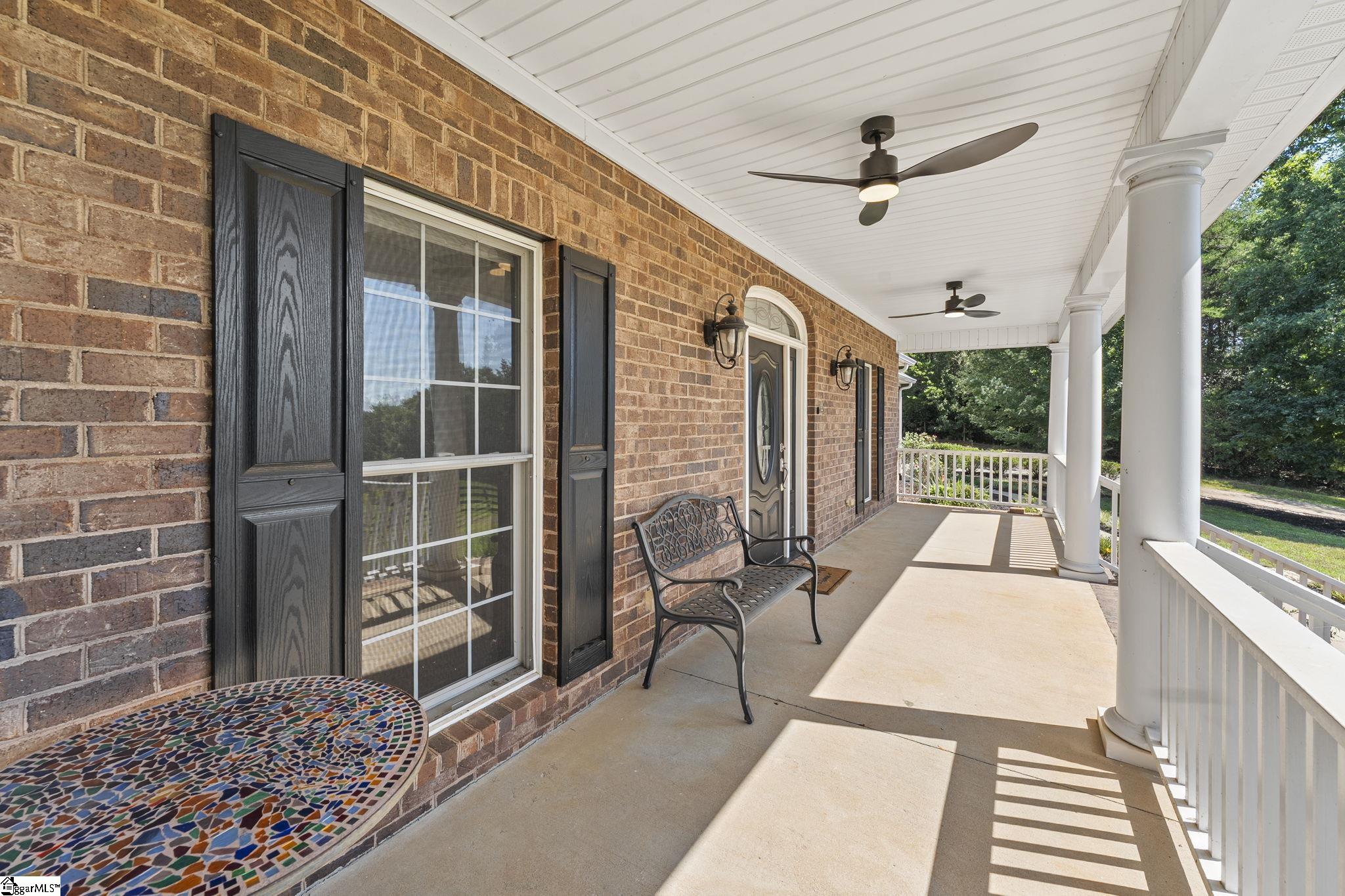 956 Laurelwood Way