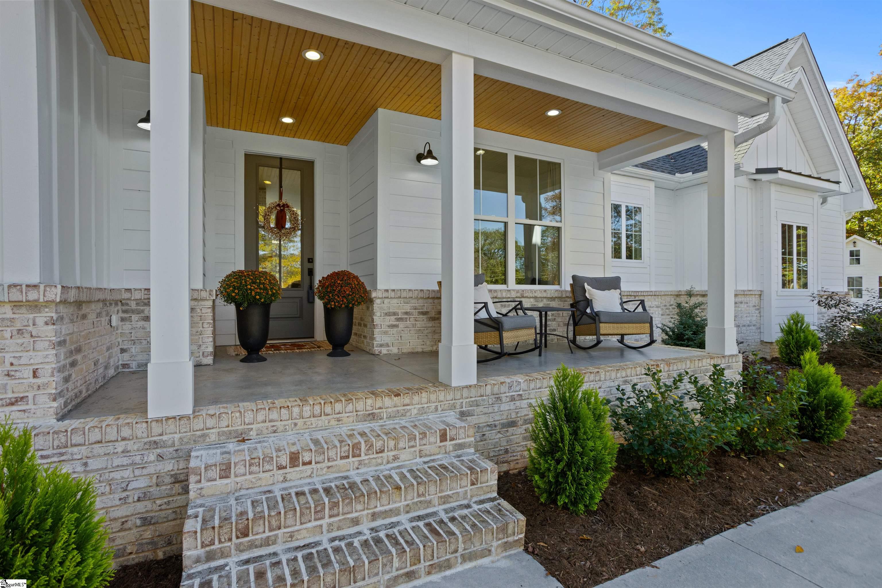 1543 Highway 11 Highway