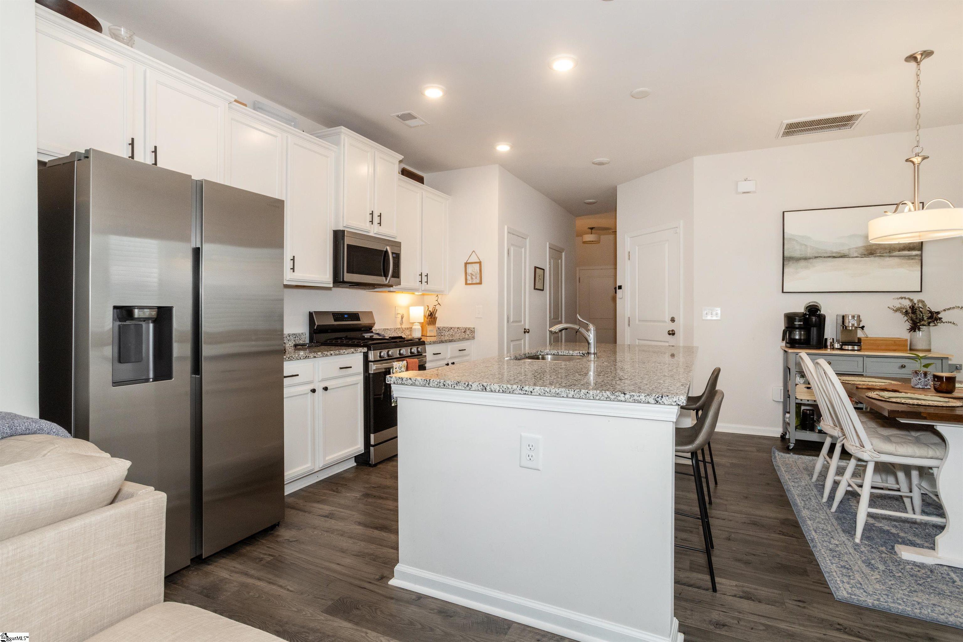 Greenville, South Carolina 29607, United States, 3 Bedrooms Bedrooms, ,3 BathroomsBathrooms,Residential,Contingent,142098