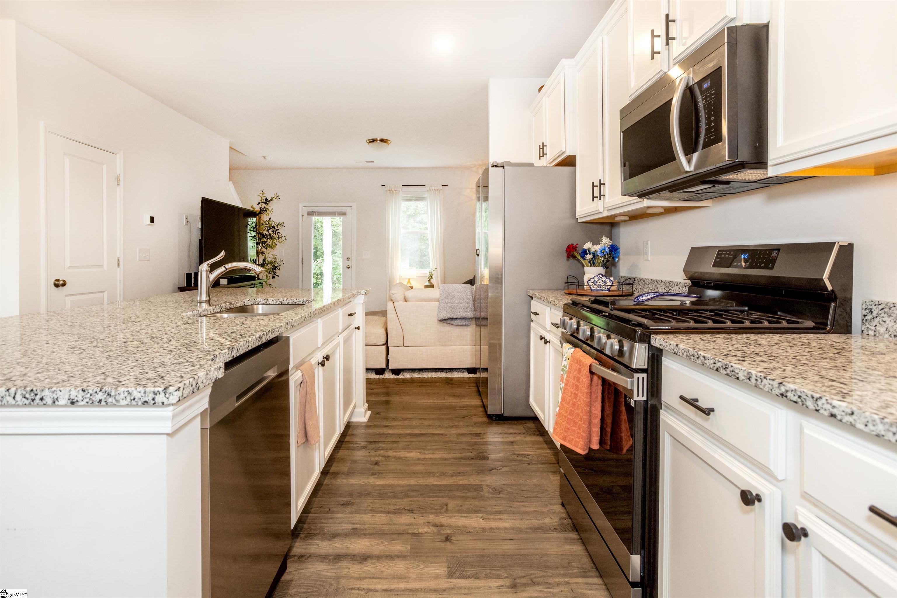 Greenville, South Carolina 29607, United States, 3 Bedrooms Bedrooms, ,3 BathroomsBathrooms,Residential,Contingent,142098