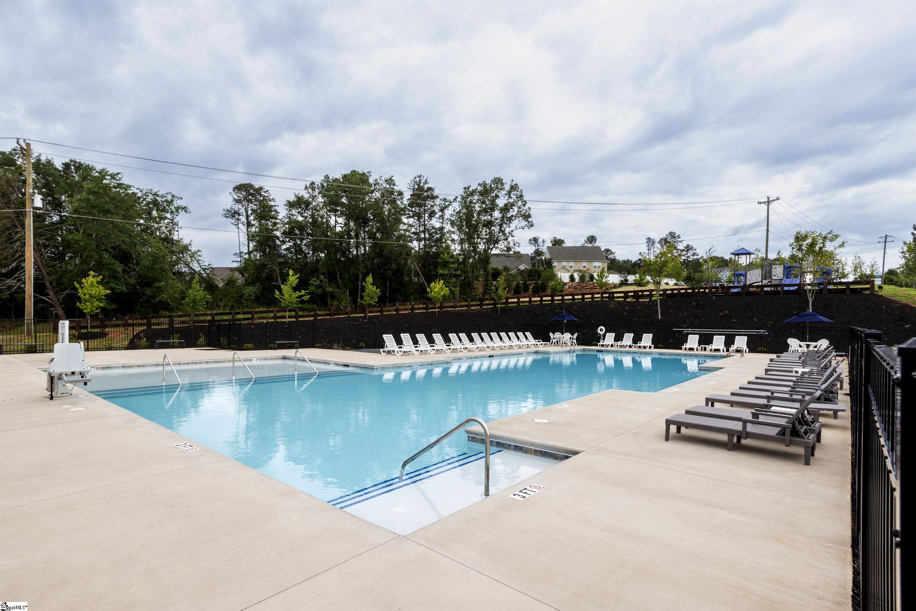 Greenville, South Carolina 29607, United States, 3 Bedrooms Bedrooms, ,3 BathroomsBathrooms,Residential,Contingent,142098