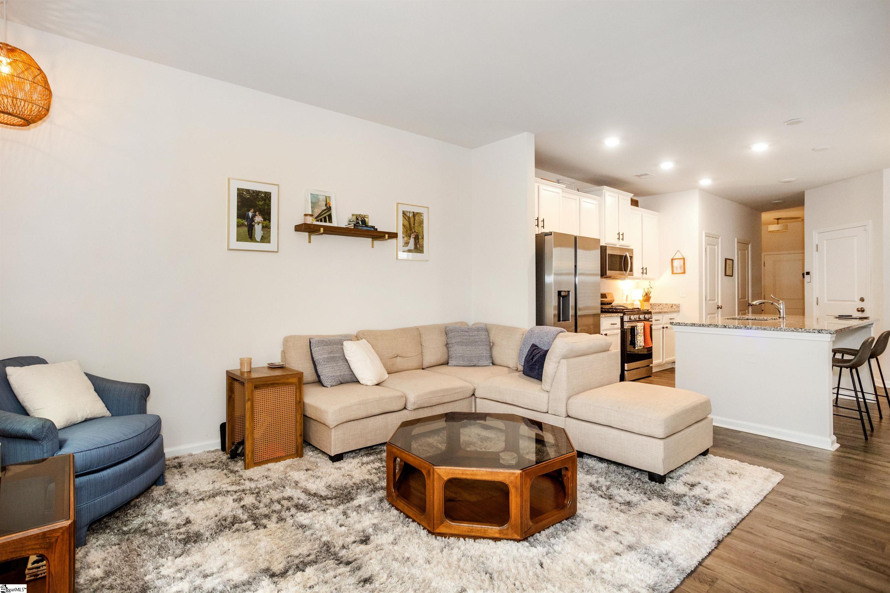 Greenville, South Carolina 29607, United States, 3 Bedrooms Bedrooms, ,3 BathroomsBathrooms,Residential,Contingent,142098