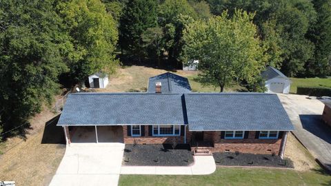 Photo of 305 Weblin Street, Spartanburg, SC 29306 (MLS # 1571240)