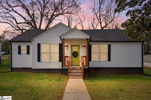 Photo of 833 N Franklin Road, Greenville, SC 29617 (MLS # 1586184)