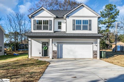 Photo of 110 W 4th Avenue, Easley, SC 29640 (MLS # 1576045)