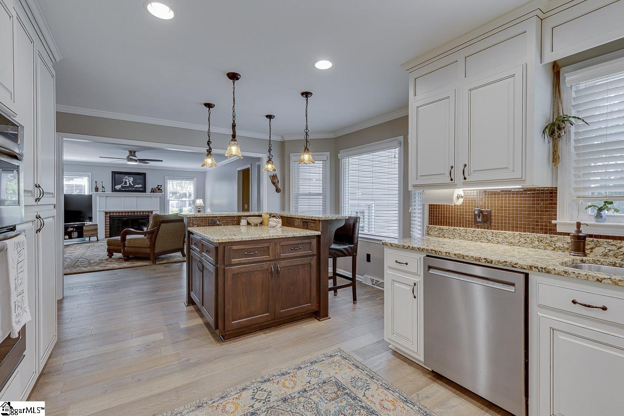 Greer, South Carolina 29650, United States, 4 Bedrooms Bedrooms, ,4 BathroomsBathrooms,Residential,Contingent,204077