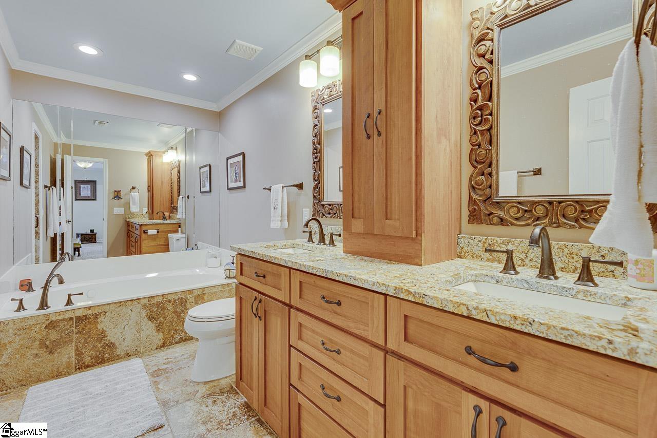 Greer, South Carolina 29650, United States, 4 Bedrooms Bedrooms, ,4 BathroomsBathrooms,Residential,Contingent,204077