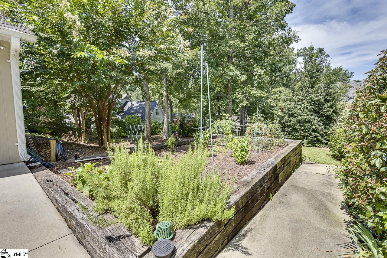 Greer, South Carolina 29650, United States, 4 Bedrooms Bedrooms, ,4 BathroomsBathrooms,Residential,Contingent,204077