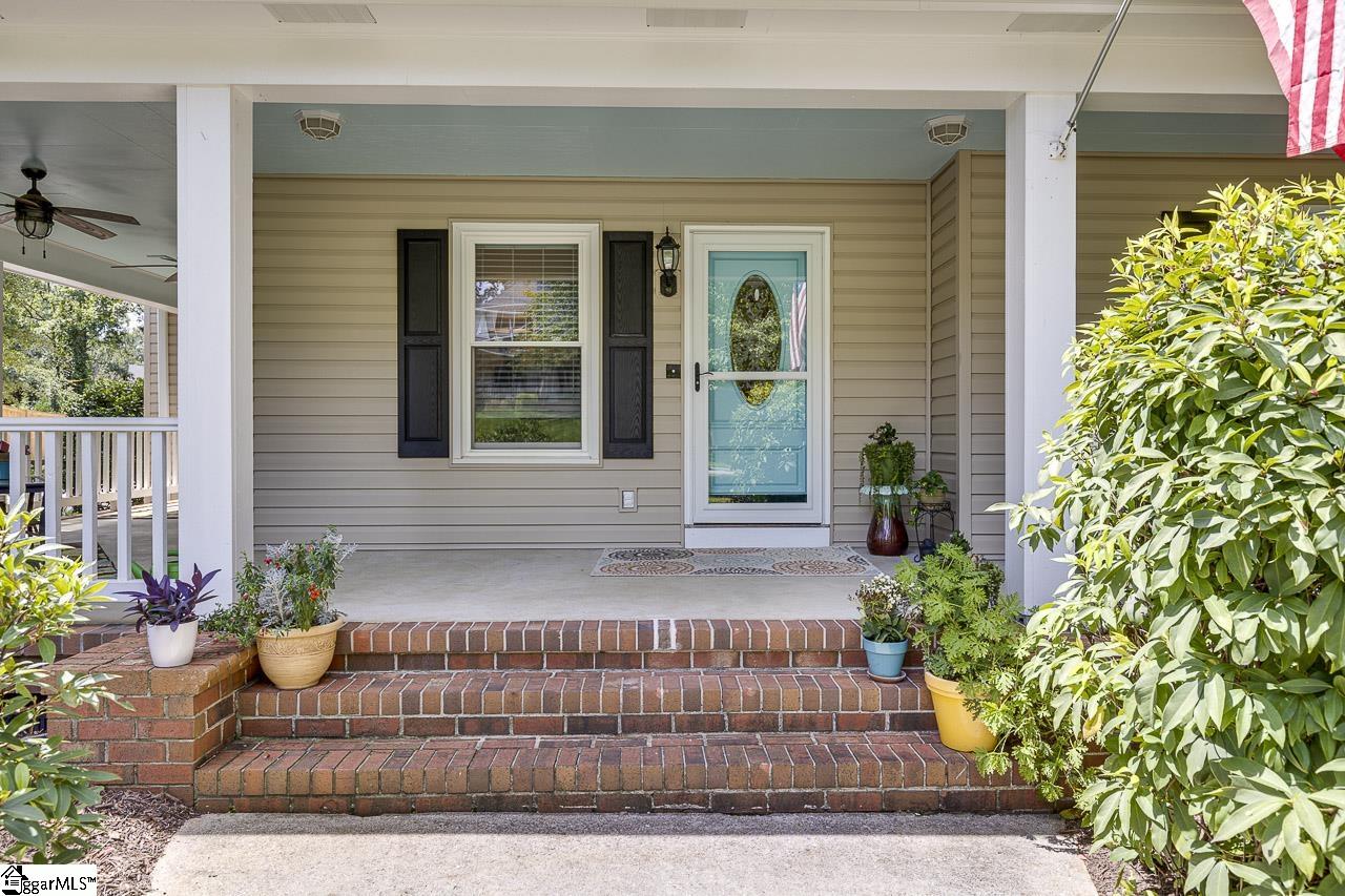 Greer, South Carolina 29650, United States, 4 Bedrooms Bedrooms, ,4 BathroomsBathrooms,Residential,Contingent,204077