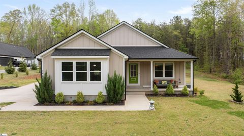 Photo of 142 Belue Mill Road, Landrum, SC 29356 (MLS # 1587676)