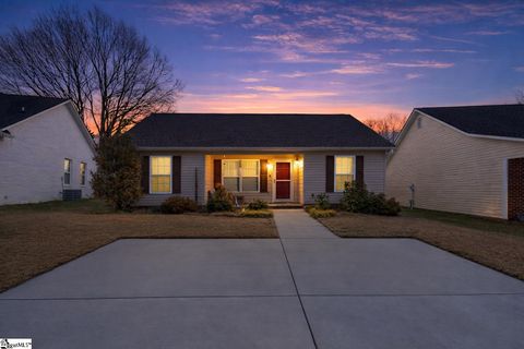 Photo of 345 Bishop Hicks Court, Inman, SC 29349 (MLS # 1580442)