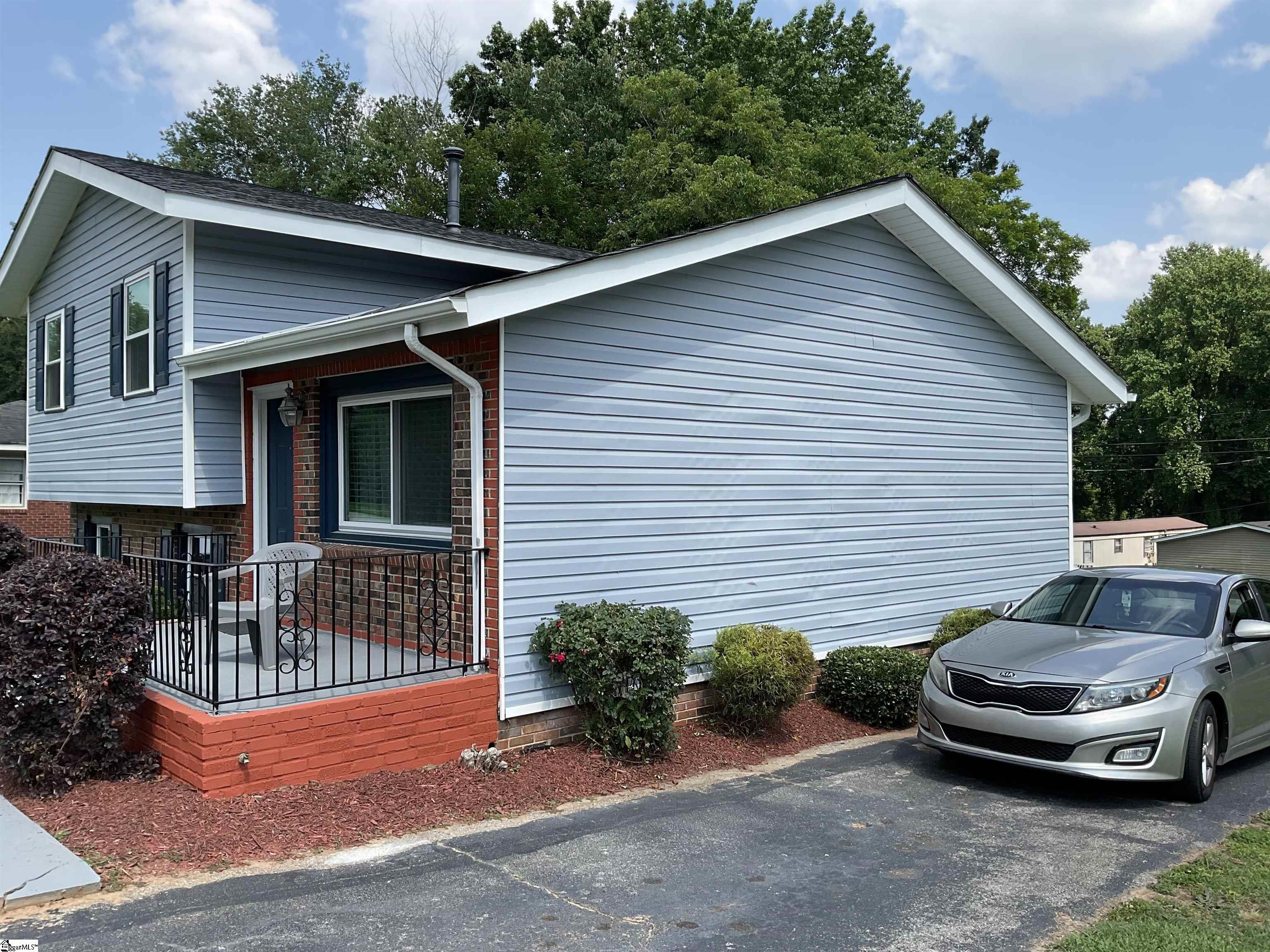 407 Old Farm Road