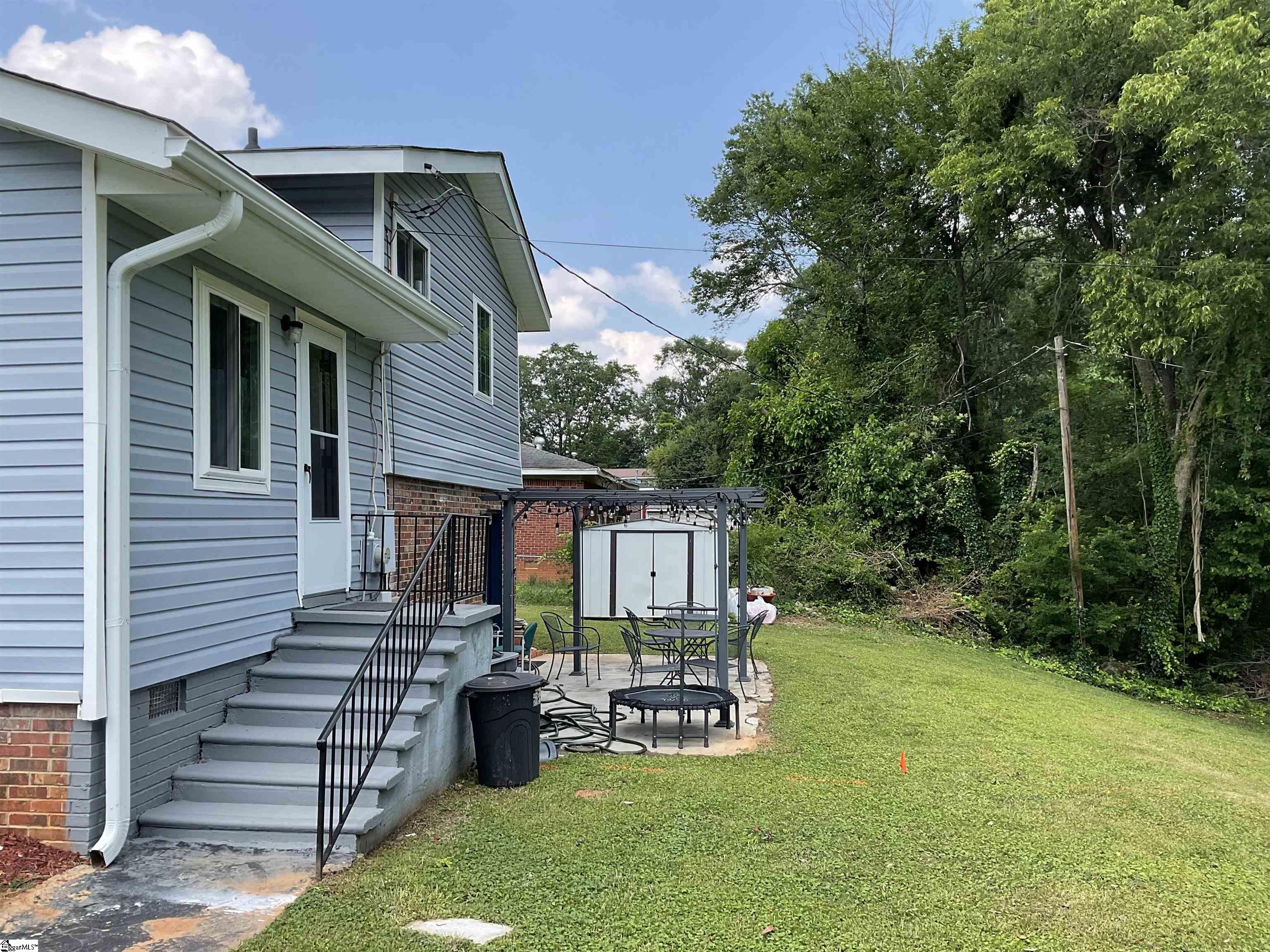 407 Old Farm Road