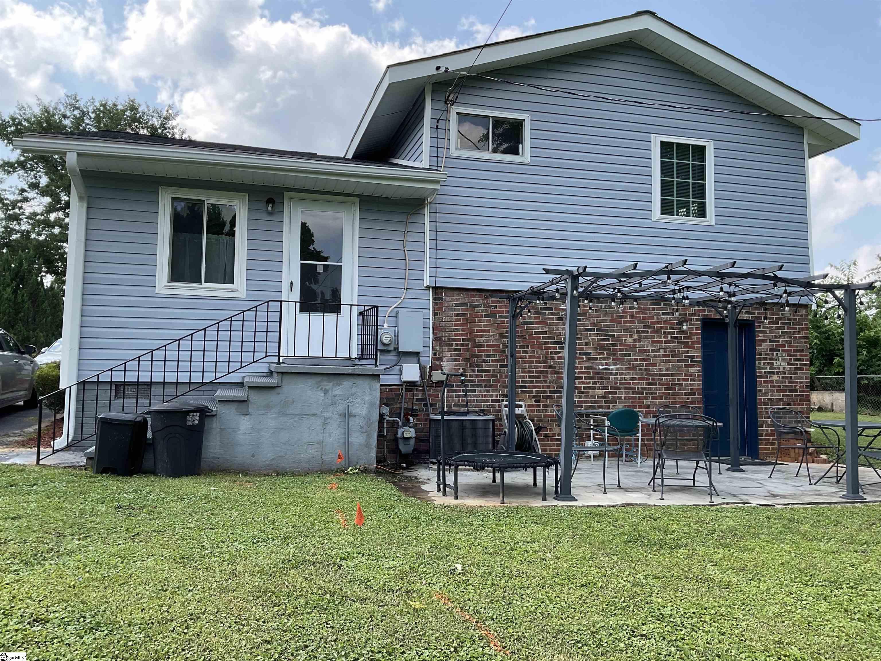 407 Old Farm Road