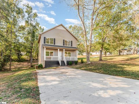Photo of 200 Baywood Hills Drive, Simpsonville, SC 29680 (MLS # 1571264)