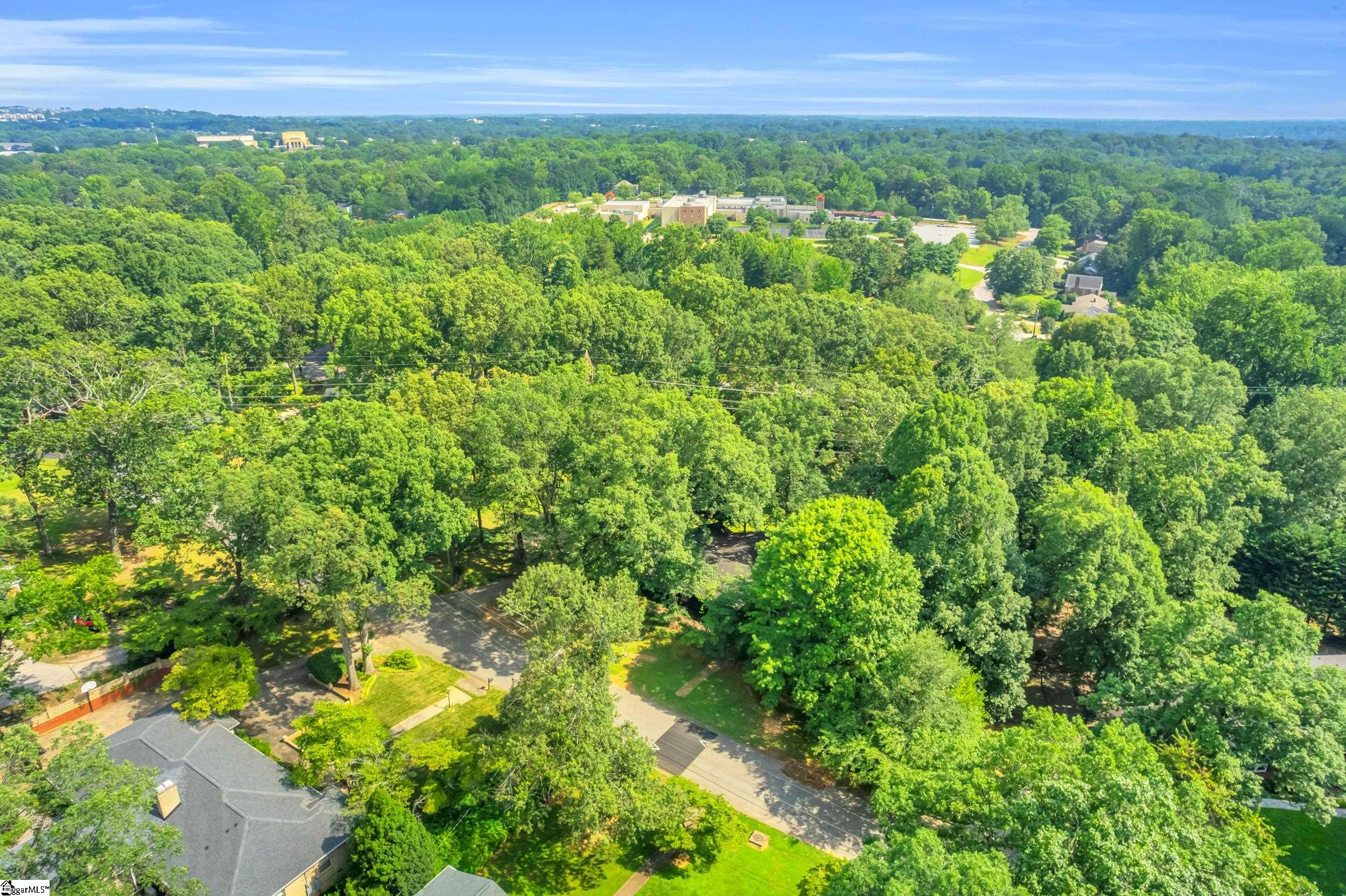 Greenville, South Carolina 29609, United States, 4 Bedrooms Bedrooms, ,3 BathroomsBathrooms,Residential,Contingent,169824